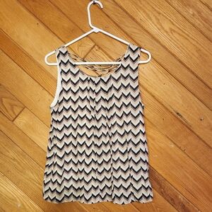 Ember medium black and tan zigzag pattern fashion tank top
